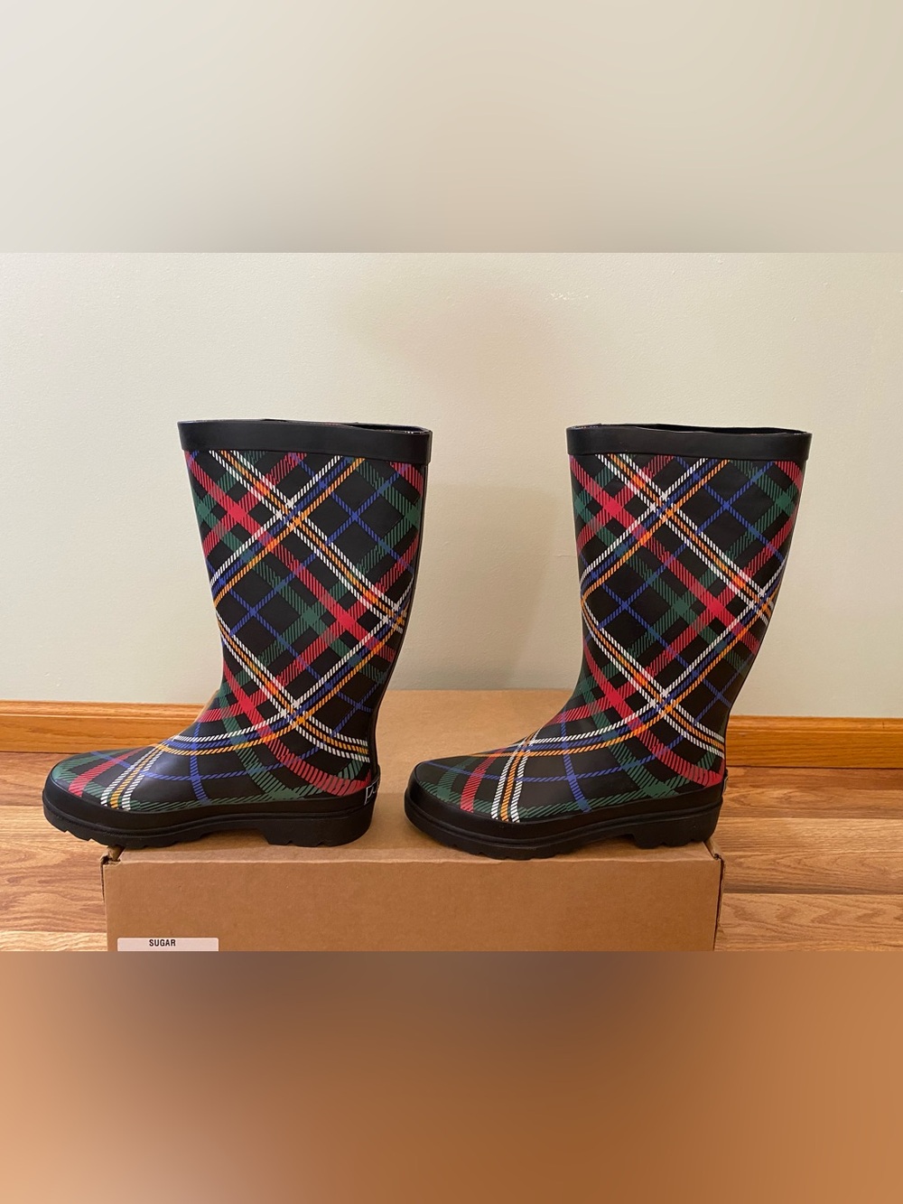 Sugar Women's Raffle 4 Tall Rain Boots in Black & Red Plaid Size 8 NIB - Picture 4 of 11